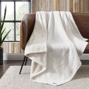 NWT Eddie Bauer Ivory Sherpa Throw